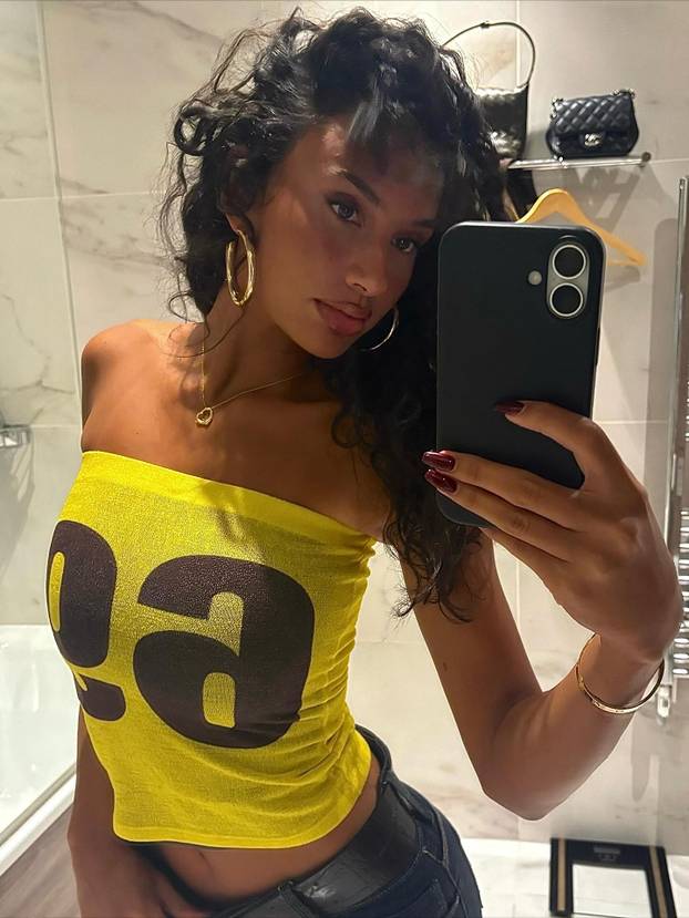 Šuškalo se da joj dečko spava sa zvijezdom platforme za odrasle. Objavom ušutkala sve tračeve