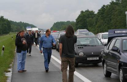 U nesrećama u samo dva sata sudjelovalo 30 auta