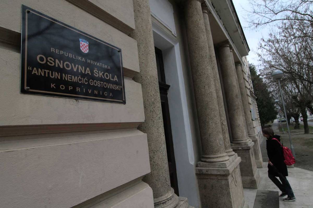 Sedam škola godinu je počelo online, Srednja škola Prelog odgodila početak nastave