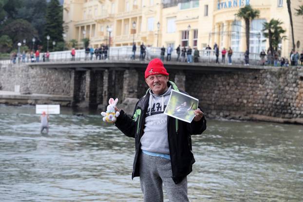 Opatijski Kukali kupanjem na Lidu oprostili se od Đorđa Balaševića