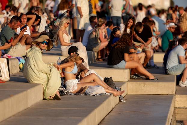 Zadar: Turisti uživaju u šetnji gradom