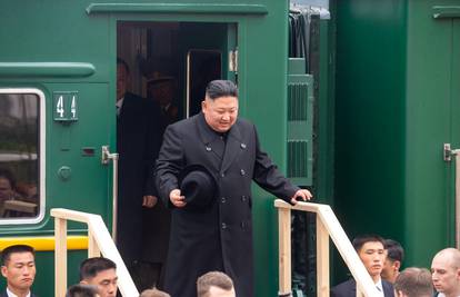Vlakom prema Vladi: Kim je krenuo na putovanje u Rusiju