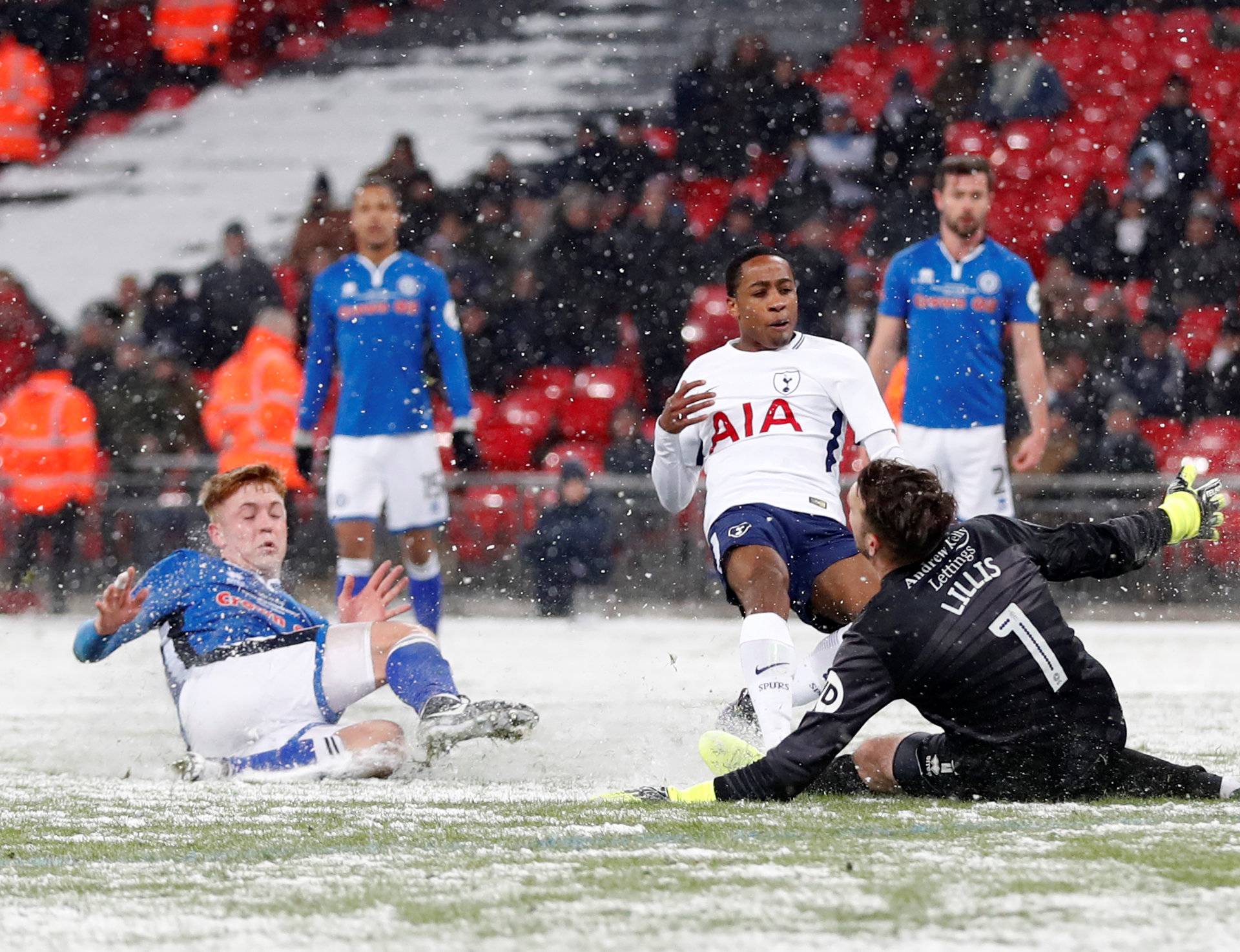 FA Cup Fifth Round Replay - Tottenham Hotspur vs Rochdale