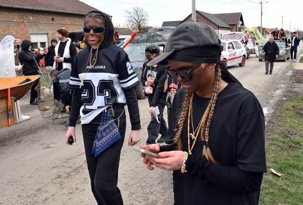 Donja Bebrina: Urnebesni pokladni utorak u Donjoj Bebrini