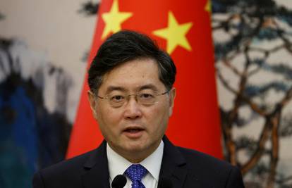 Mjesec dana ga nije bilo, sad je razriješen dužnosti: Kina ostala bez ministra vanjskih poslova
