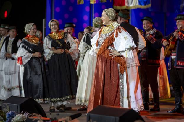 Vinkovci: 60. Vinkovačke jeseni pod sloganom "Jesen rumeni jabuka"