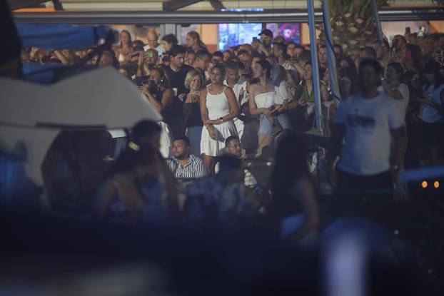Vela Luka: Održan koncert "Trag u beskraju" posvećen Oliveru Dragojeviću