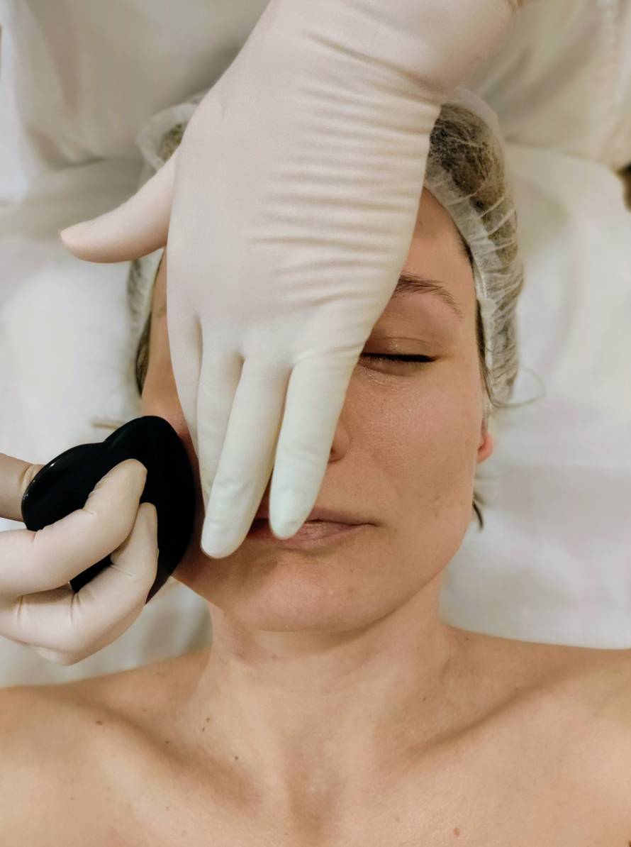 Zaboravite botoks: Masaže lica koje podižu tonus i vraćaju mladolik izgled