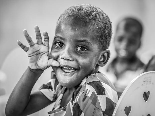 Osijek: Dio postave izložbe fotografija fotoreporterke Pixsella Emice Elveđi "Srce za Afriku"