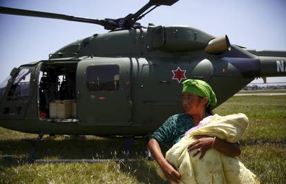 Nepal: Muškarca (101) spasili nakon osam dana iz ruševina