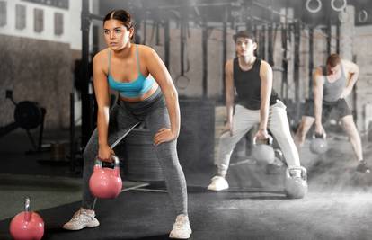 Vježbajte s girjom: Jača leđa, ali i pomaže u gubitku kilograma