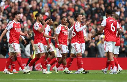 VIDEO Arsenal lako pobijedio Nottingham Forest. Kapetan 'topnika' izašao zbog ozljede...