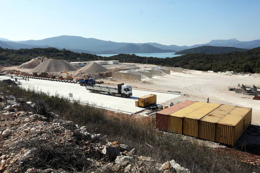 Brži od rokova: Zabiju čak tri stupa od 200 tona svakog dana