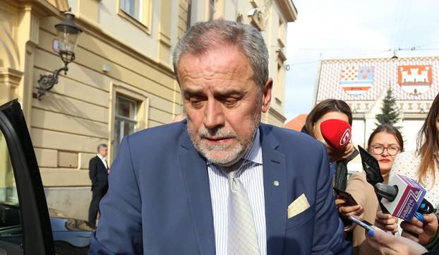 Zagreb: Gradonačelnik Bandić napustio viječnicu uoči glasovanja o proračunu