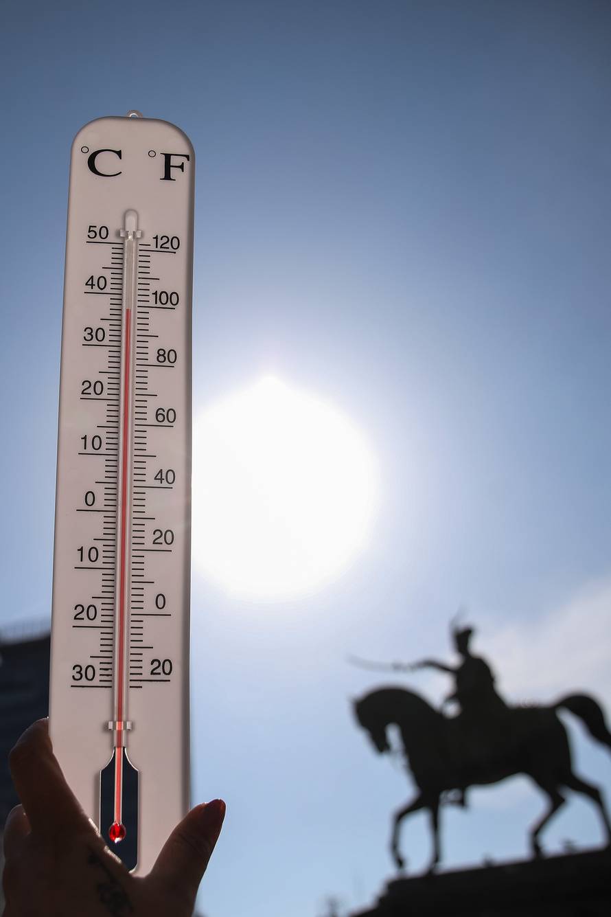 Zagreb: Velike vrućine ispraznile su ulice u glavnom gradu