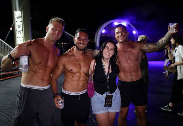 Split: Okupljanje prije početka druge večeri Ultra Europe Festivala