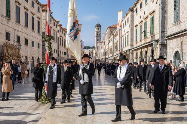 Dubrovnik: Spuštanjem barjaka sv. Vlaha i podizanjem državne zastave te misnim slavljem završila je ovogodišnja Festa svetog Vlaha