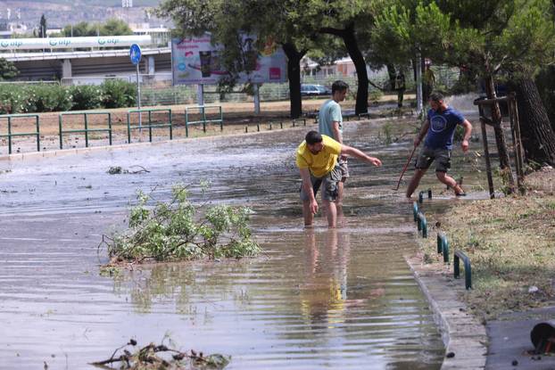 Velike štete u okolici Poljuda nakon oluje koja je poharala Split