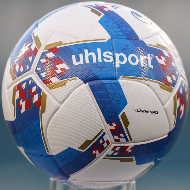 Zagreb: Zagrijavanje igrača prije početka utakmice Dinamo - Hajduk