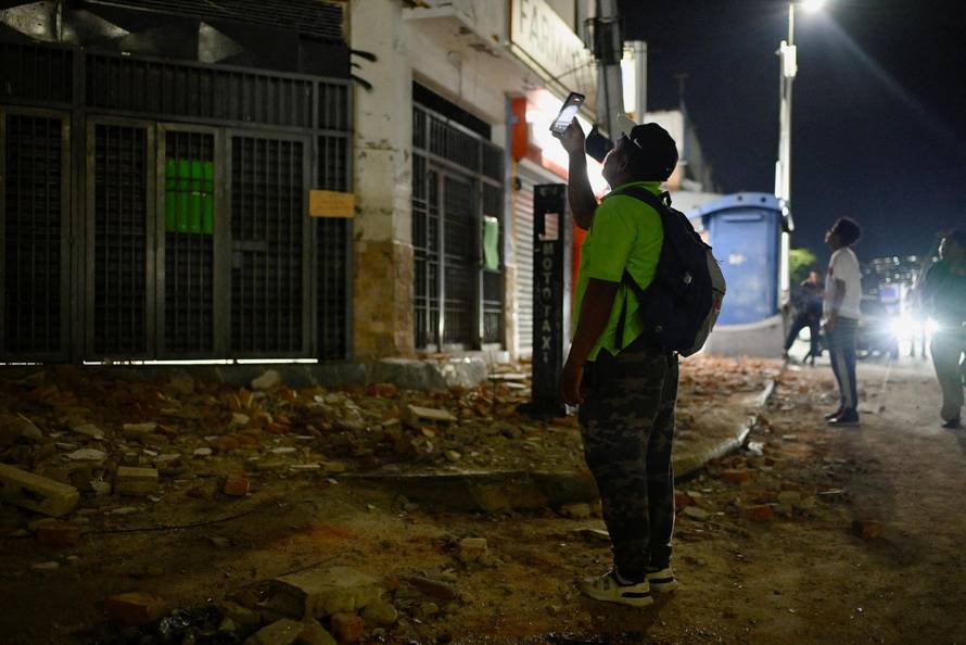 Aftermath of an earthquake in Caracas
