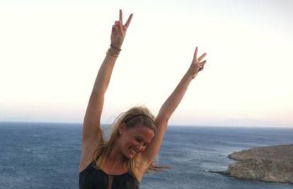 Uživala  je u Grčkoj: Bar Refaeli obožava plesati trbušni ples