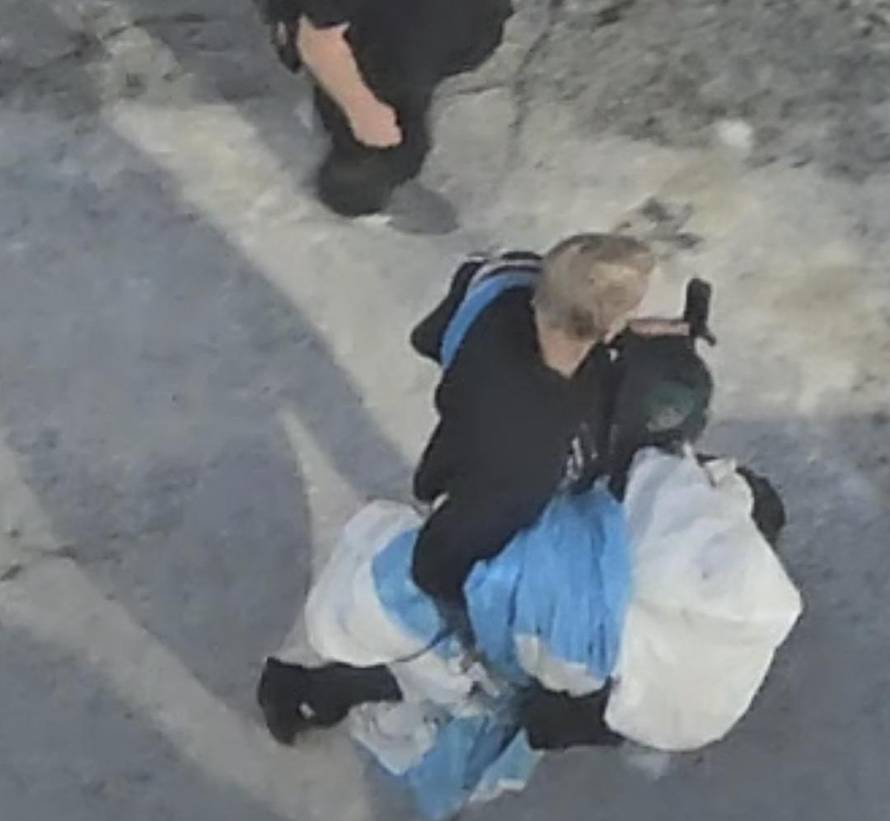 EKSKLUZIVNE FOTKE Netko je skočio s Dalmatia Towera u Splitu i sletio na krov auta!