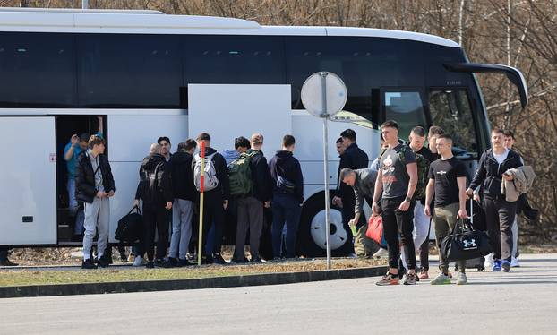 Ministar Anušić i general Kundid na prvom danu TVO-a na Slunju