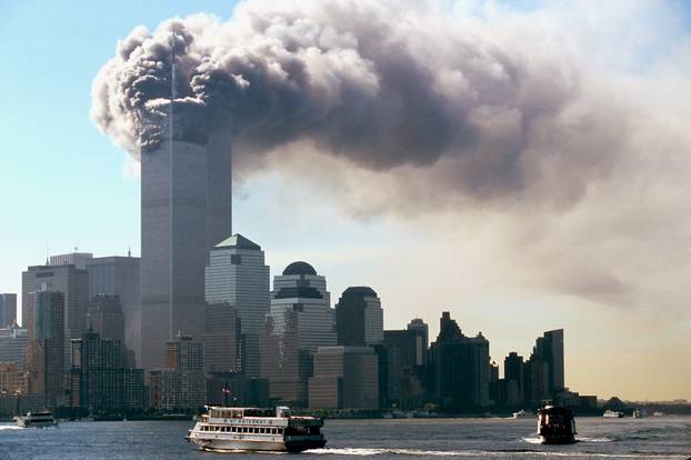 Terrorakt: Zwei Flugzeuge ins World Trade Center gerast