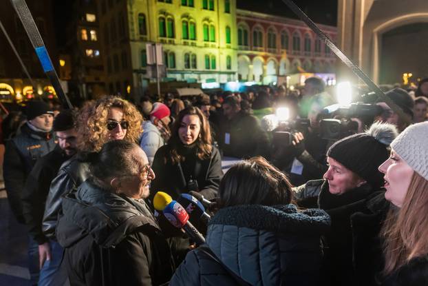 Baby Lasagna na Splitskoj rivi nastupio je prije Željka Bebeka