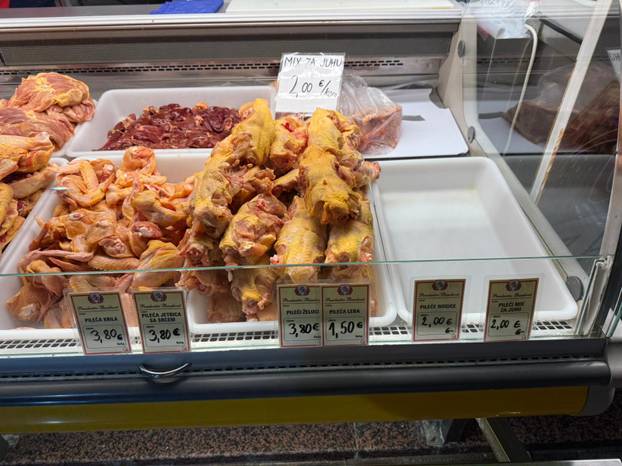 24SATA NA DOLCU Ovo su cijene s tržnice u Zagrebu uoči Uskrsa!