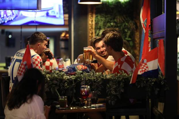 Navijači u Puli spremni za utakmicu Hrvatske i Gane