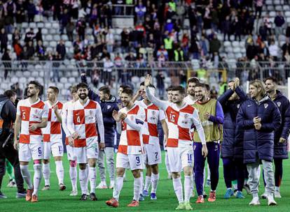 FOTO Sve za Hrvatsku, pa čak i krvave glave! Pogledajte kako su 'vatreni' slavili na Poljudu