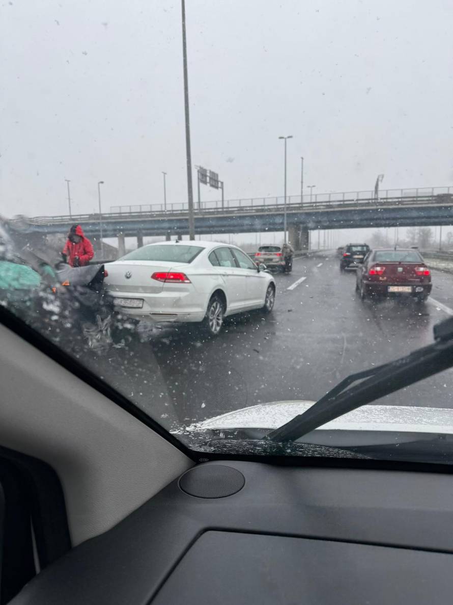 FOTO Sudarili se na zagrebačkoj obilaznici, kolona je 2 kilometra