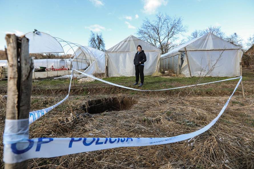 Mečenčani: Ni na njive ne smiju bez pratnje policije i HGSS-a