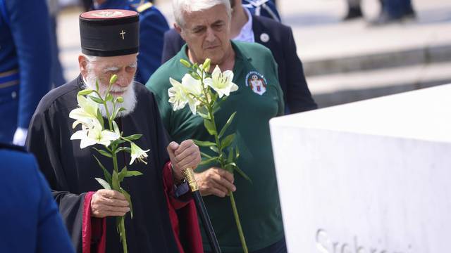 Potočari: Brojni uzvanici poklonili se žrtvama genocida u Srebrenici 