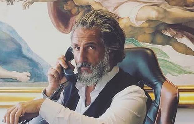 FOTO Zove se Zeus i izgleda kao bog: Ovaj muškarac je trenutno najpoželjniji na internetu!