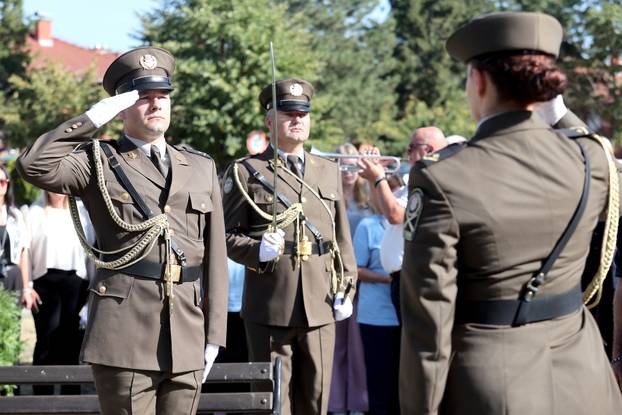 Vukovar: Polaganje vijenaca na spomen obilježju nestalim osobama u Domovinskom ratu