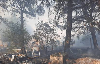 Vatrogasci lokalizirali požar na Ugljanu, nema ozlijeđenih