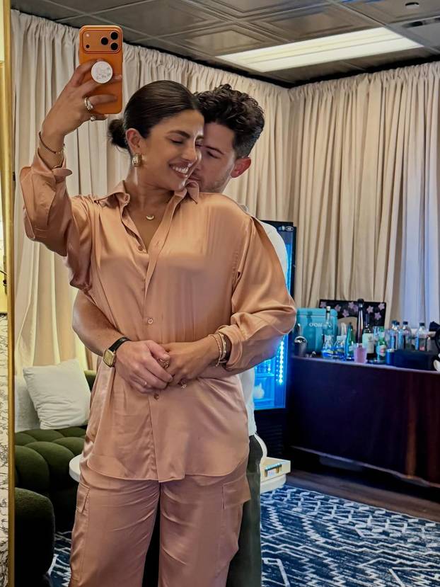 FOTO Pogledajte Priyanku Chopru u bikiniju, jedan detalj odmah je ukrao sve poglede!