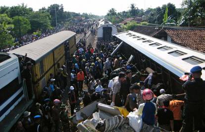 Indonezija: Sudarila se dva vlaka, poginulo je 35 ljudi