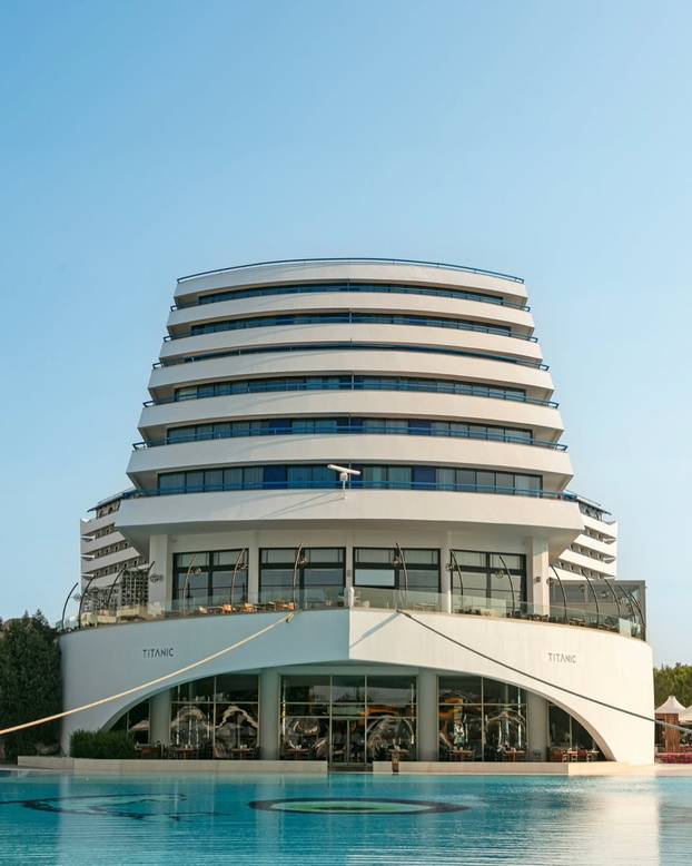 FOTO Ovaj Titanic nikada neće potonuti! Pogledajte što sve nudi moderni tematski hotel