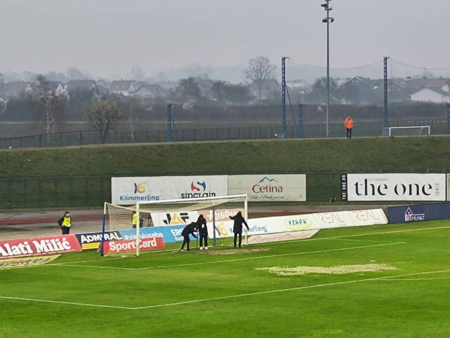 VIDEO Cirkus u Gorici: Golovi nejednake visine!? Utakmica je zbog toga kasnila deset minuta