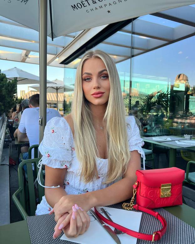 FOTO Najljepša nogometašica svijeta plakala je zbog momka. Sad ga ponovno mora napustiti