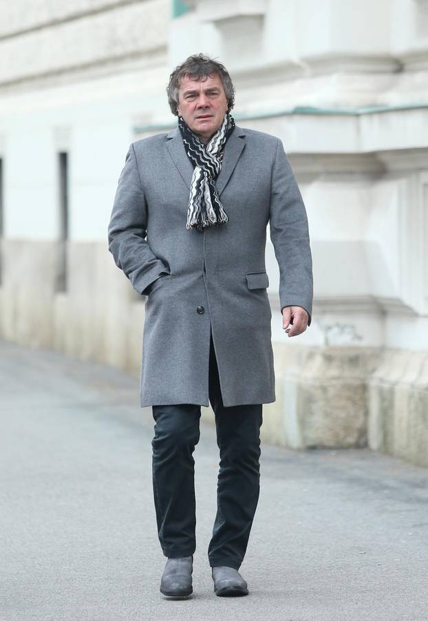 Zagreb: Miro Vrlja ulazi u zgradu Županijskog suda