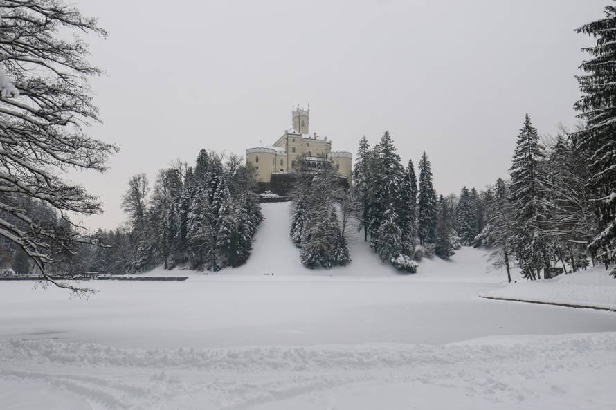 Trakošćan: Zaleđeno jezero Trakošćan stvara magičnu zimsku sliku