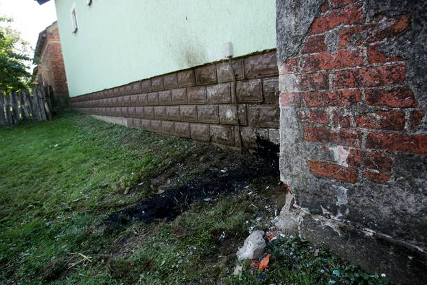 U prometnoj nesreći u Starim Mikanovcima poginula četiri mladića