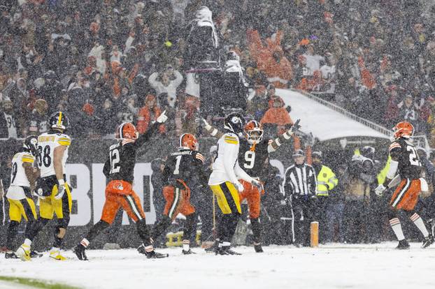 NFL: Pittsburgh Steelers at Cleveland Browns