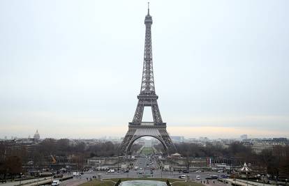 Nakon što nije radio mjesecima ponovo otvoren Eiffelov toranj