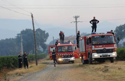 Francuska: Veliki šumski požar 50 kilometara od St. Tropeza