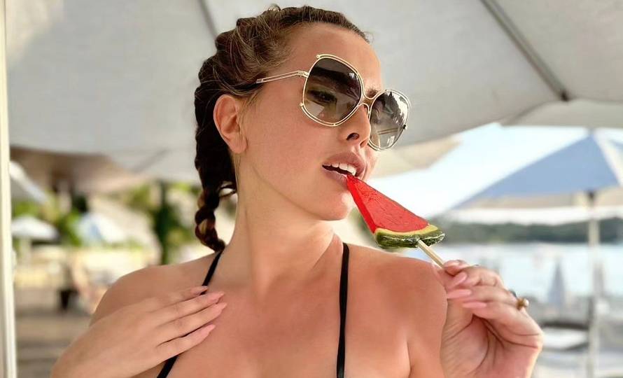 Nives Celzijus raspametila svoje pratitelje fotkom u izazovnom bikiniju: 'Žena za sva vremena'